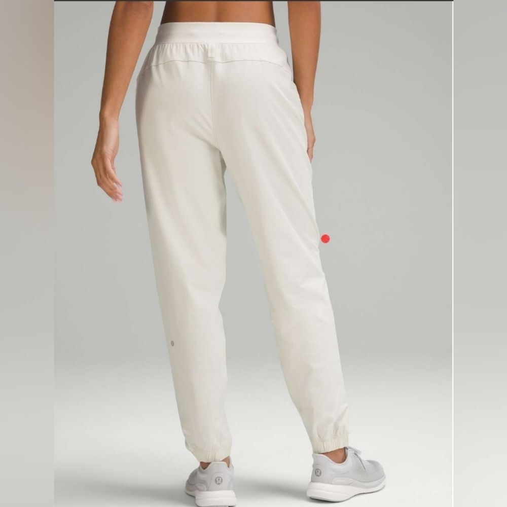 Lululemon License to Train High-Rise Pant - Picture 2 of 15